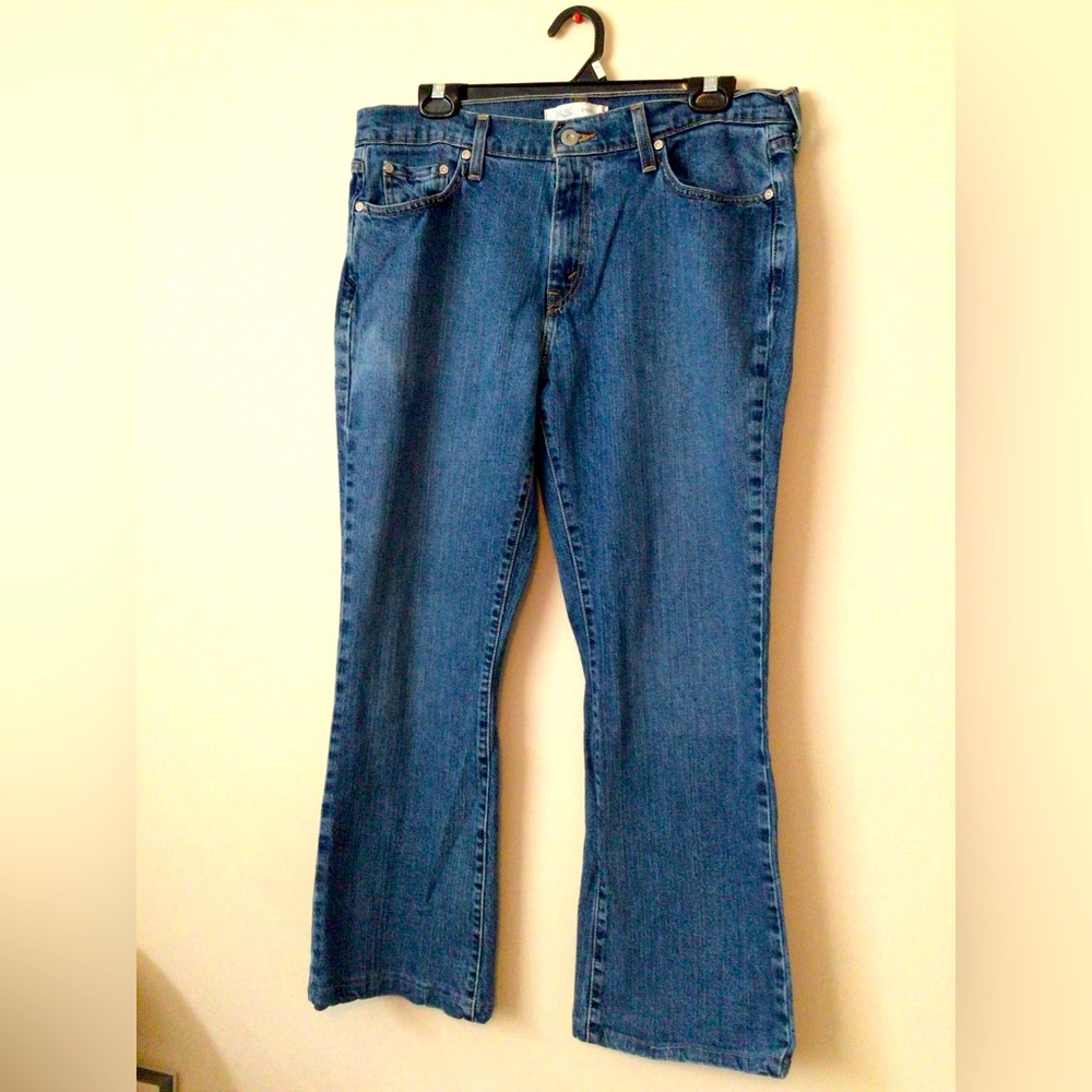 Woman’s 515 Levi jeans. Size 14.